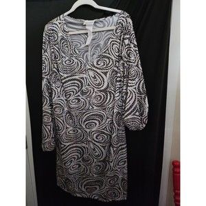 Woman's size 3x halloween costume with wig. #108